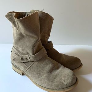 Suede slouch boots